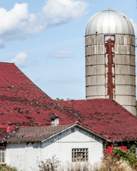 A Tribute to the Era of Once-Grand Barn Architecture
